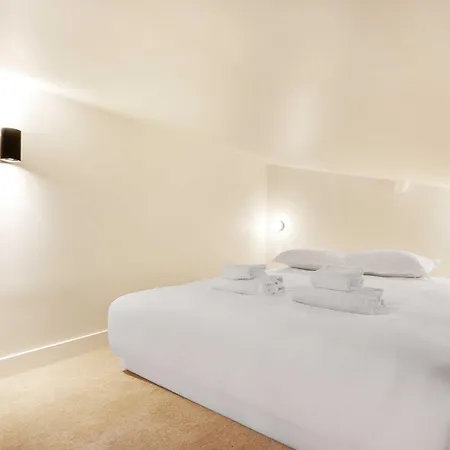 Apartment Chic And Cosy-canal Saint Martin